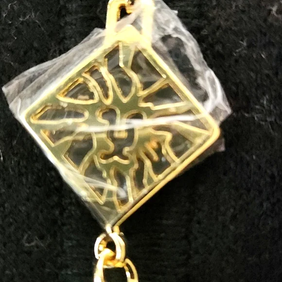 NWT Anne Klein Zip Front Poncho Sweater Size Medium - Picture 11 of 13